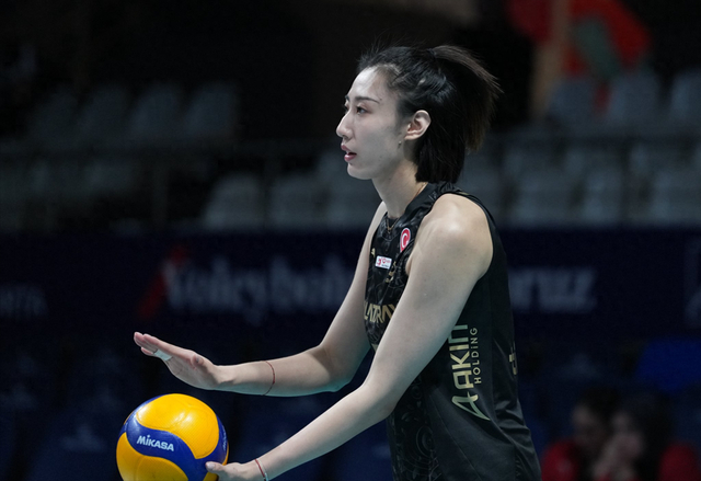 完美体育官网-朱婷越打越油！2场合砍33分晋级意甲四强，王媛媛冲击留洋首冠|拦网|1/4决赛|科内|瓦基弗银行|中国女排_新浪体育_新浪新闻