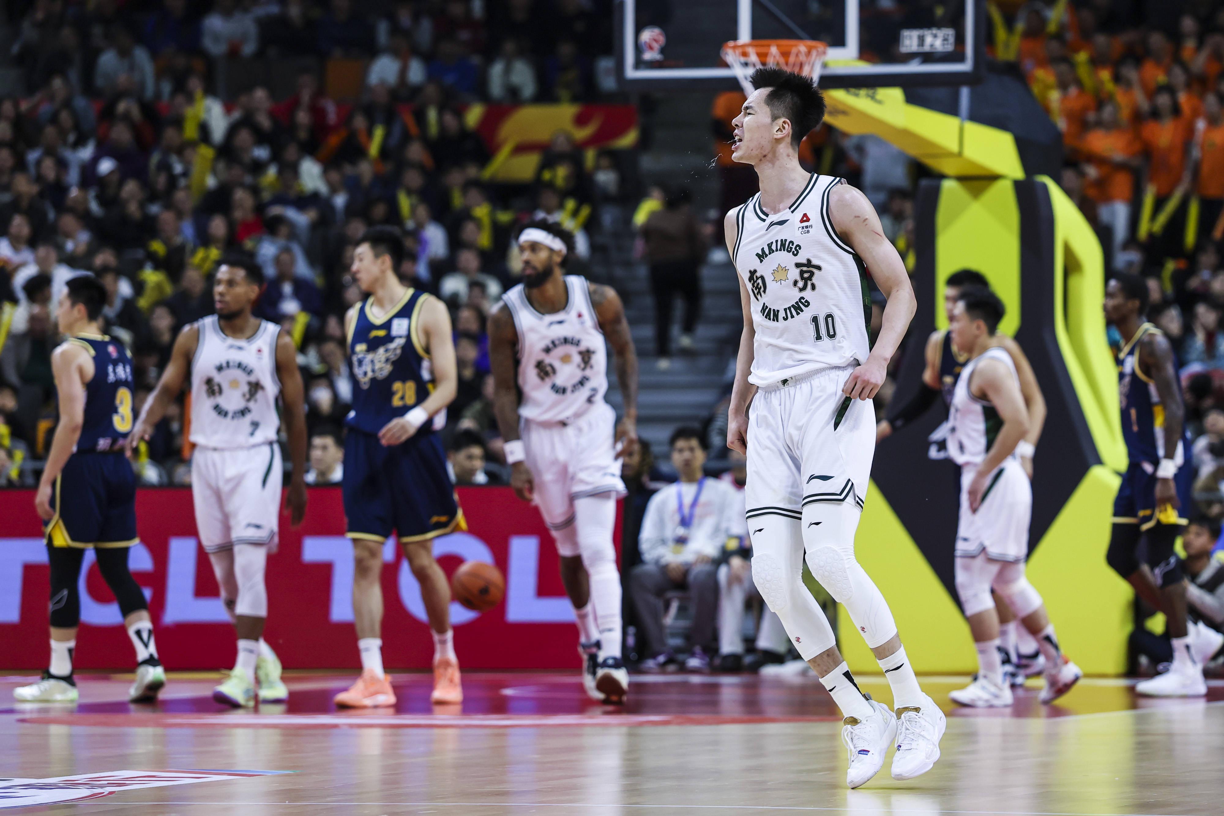 完美体育平台-垃圾时间失序酿闹剧，联盟重罚树底线，处罚尺度争议背后藏联赛